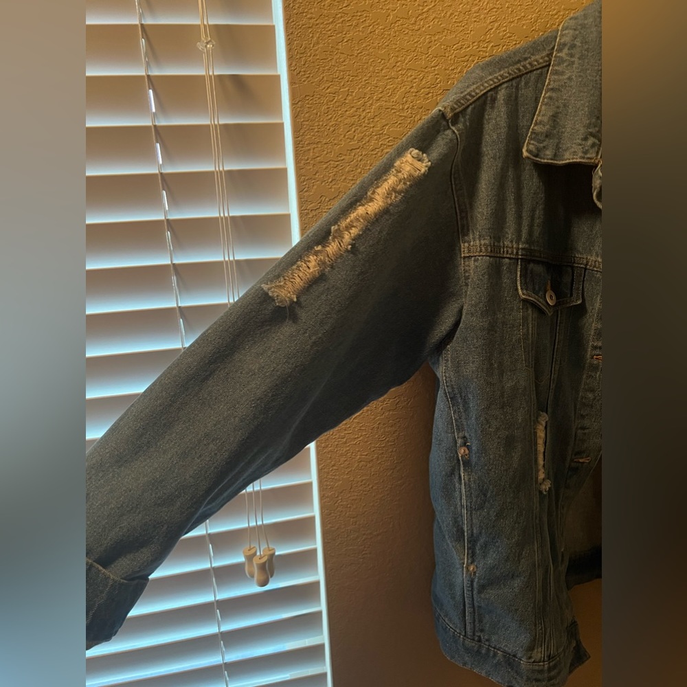 Jean Jacket Ripped - Picture 3 of 4